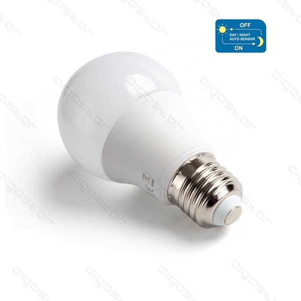 Żarówka LED Aigostar E27A5S sensor ZMIERZCHU 8W WW