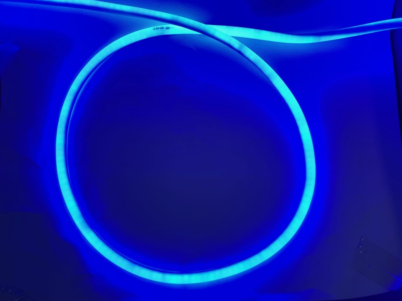 NEON LED FLEX kąt świecenia 360° 230V niebieski 1m