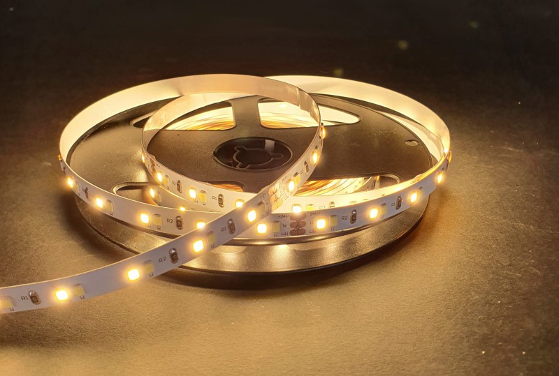 Taśma CCT 24V 120 LED SMD2835 IP20 3000-6000K 1m