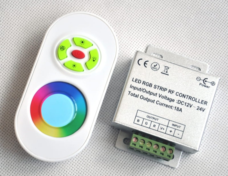 Sterownik RGB RF radiowy 5P+dotyk 12V 18A 216W biały