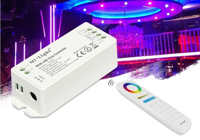 Milight Kontroler LED RGB strefowy 15A FUT043