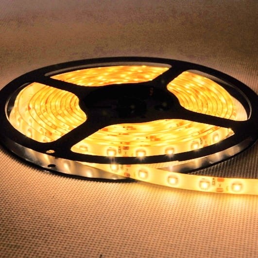 Taśma 300 LED SMD3528 IP65 wodoodporna biała ciepła 1m